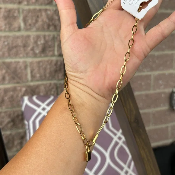 Lock necklace - Picture 3 of 5